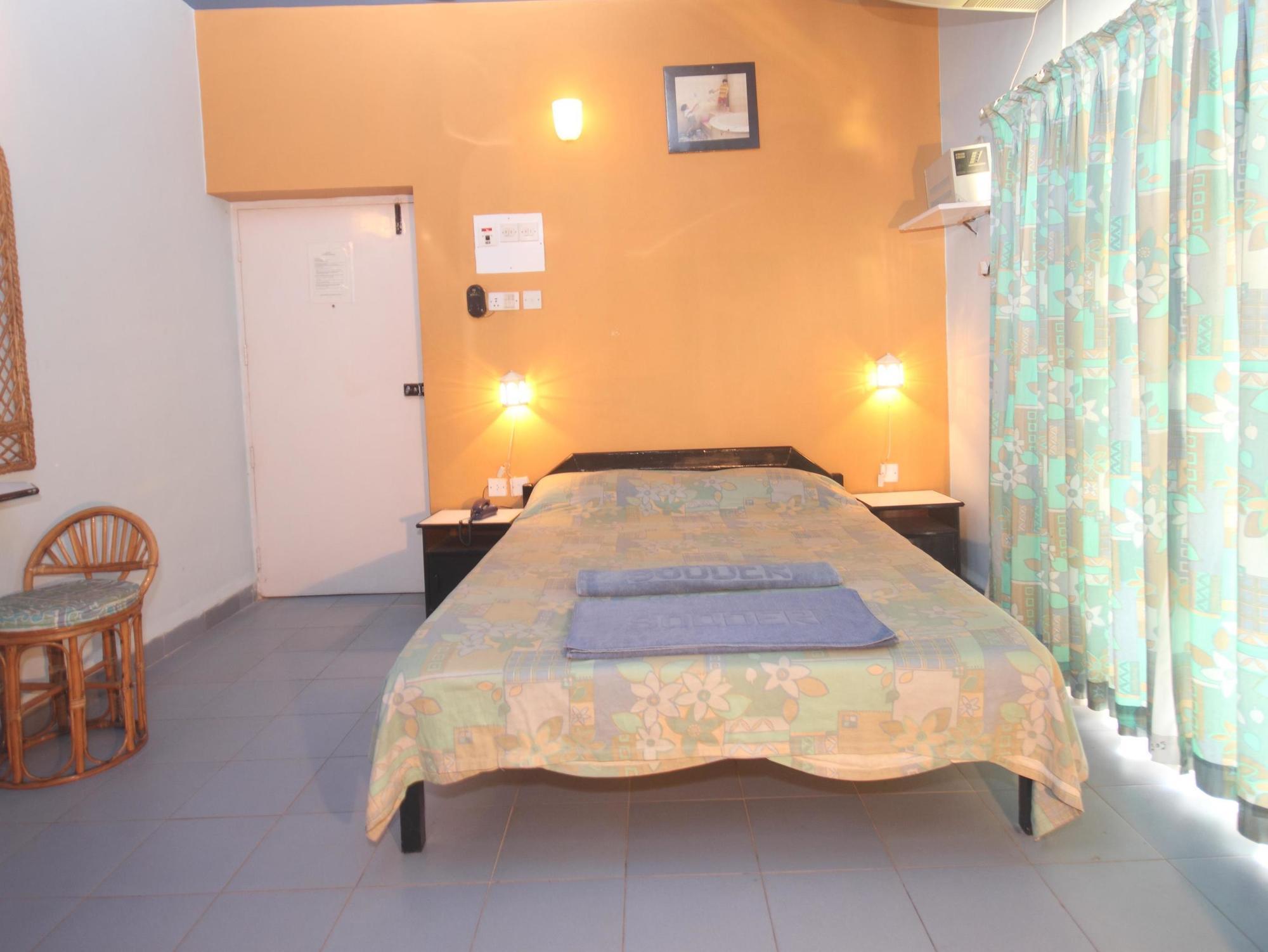 Sodders Renton Manor Hotel Arpora Luaran gambar