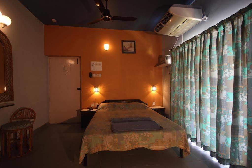 Sodders Renton Manor Hotel Arpora Luaran gambar