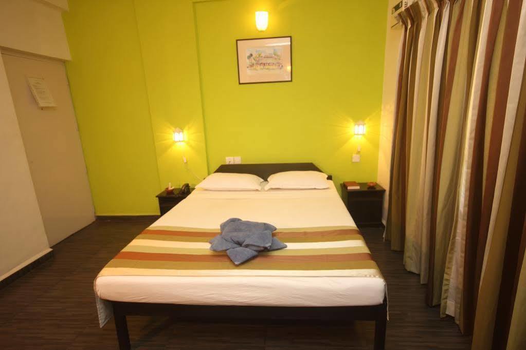 Sodders Renton Manor Hotel Arpora Luaran gambar