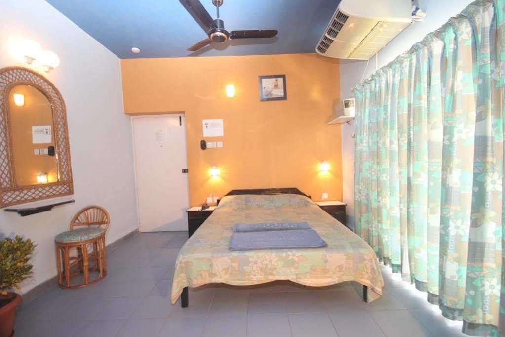 Sodders Renton Manor Hotel Arpora Luaran gambar